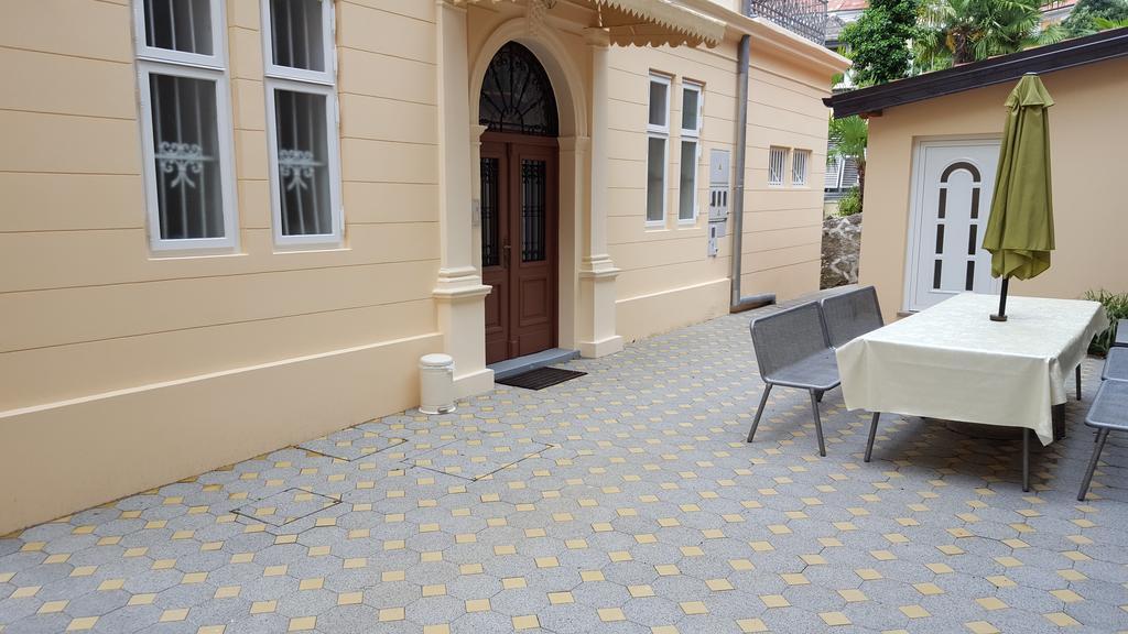 Apartments Villa Atta Opatija Extérieur photo