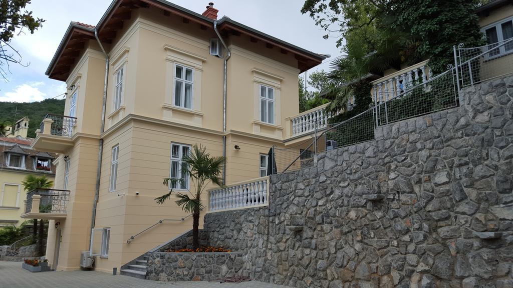 Apartments Villa Atta Opatija Extérieur photo